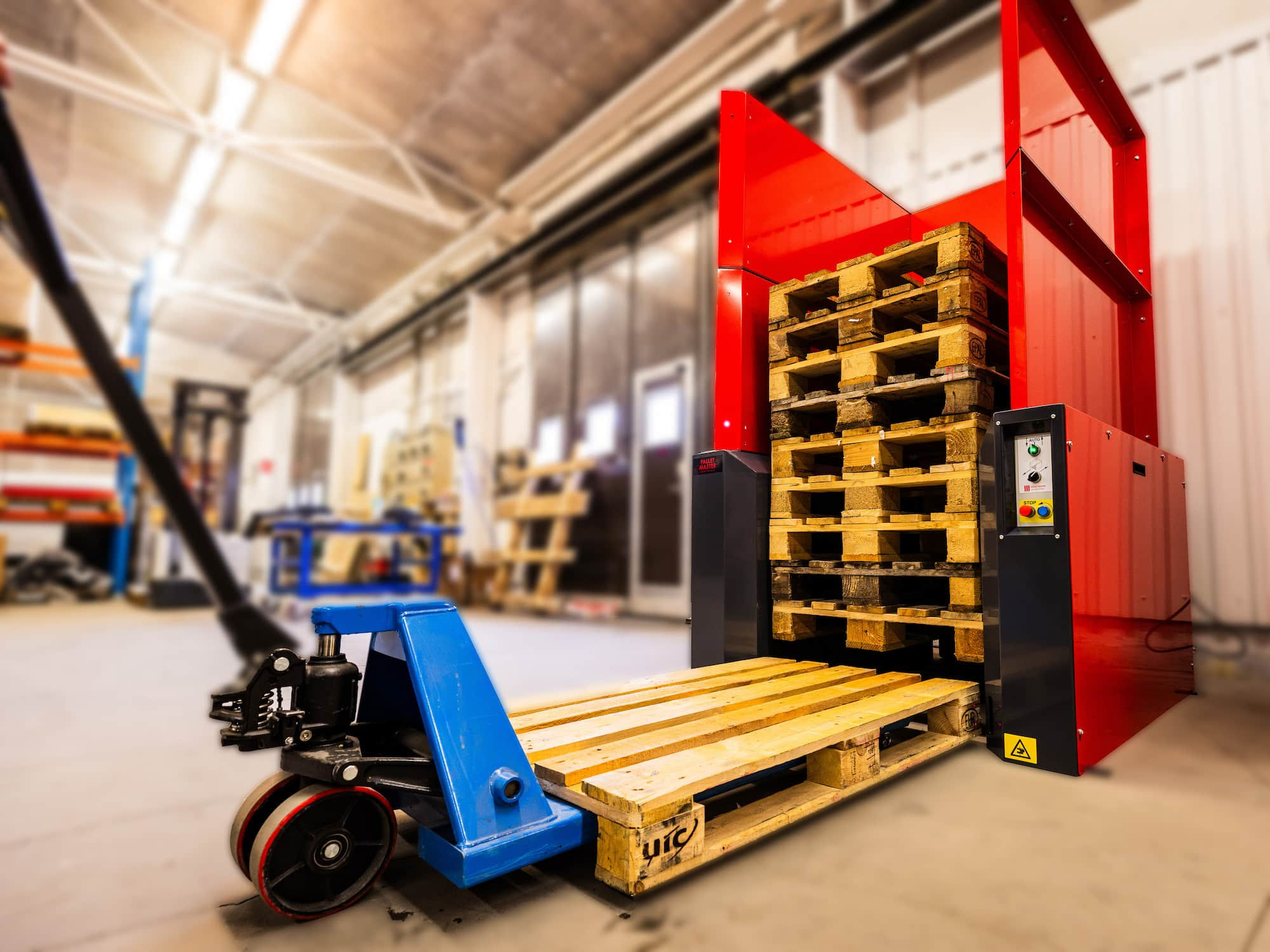 Pallet Stacker & Dispenser